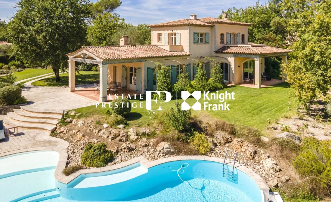 TOURRETTES : Tres belle villa sur le Golf de Terre Blanche en Provence