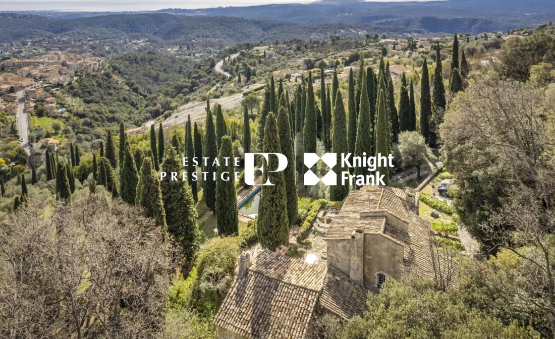 TOURRETTES-SUR-LOUP : Une superbe propriété en pierre avec vue panoramique