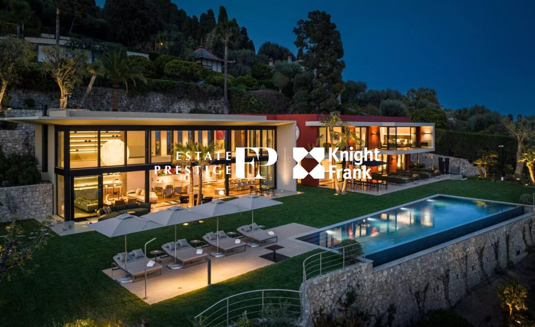 VILLEFRANCHE SUR MER: luxueuse villa moderne face à la baie avec vue mer