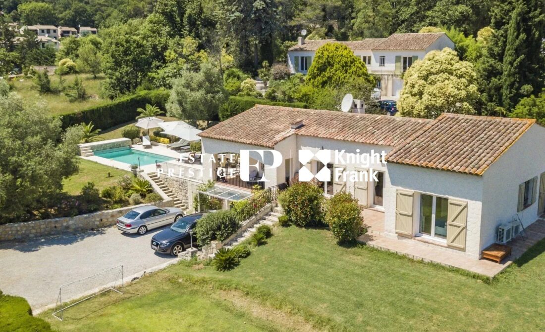 VALBONNE : Une Villa 4 chambres à pied du village