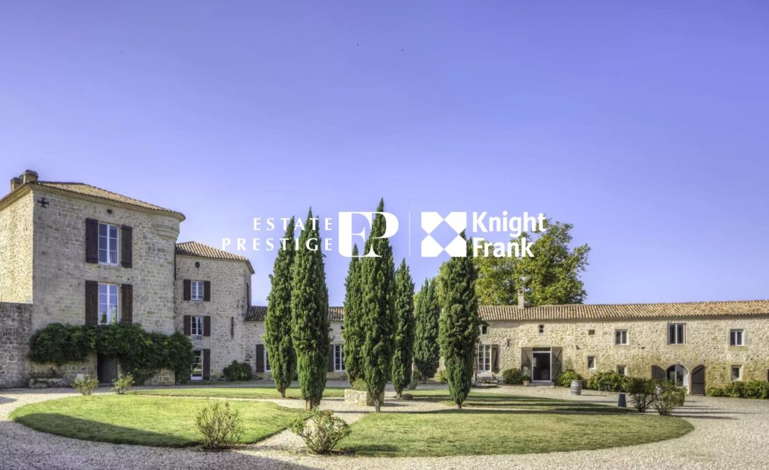 CAMPAGNE BORDELAISE – Magnifique château Baronnial