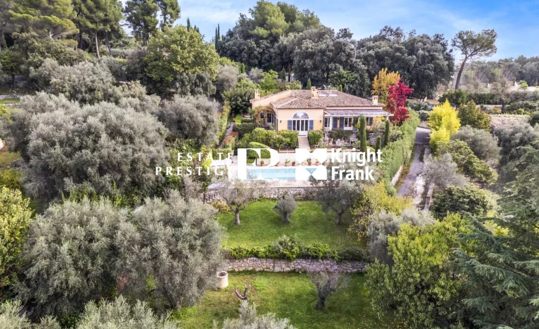 SAINT PAUL DE VENCE – Très belle villa avec vue mer panoramique
