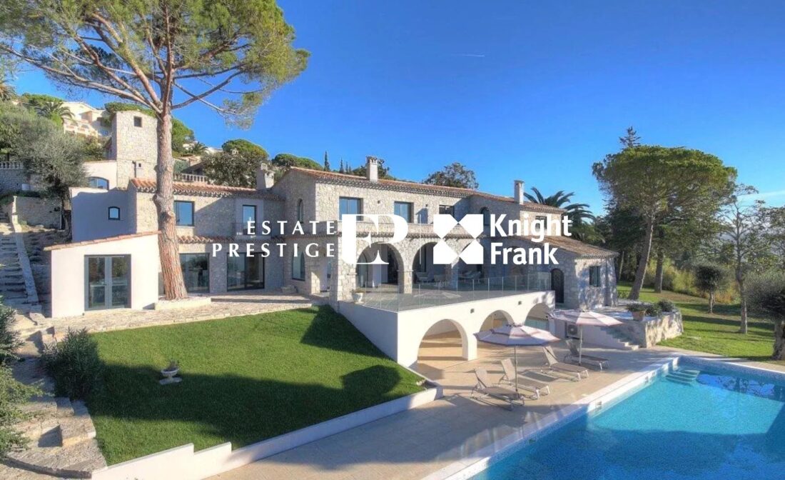 MOUGINS : Superbe Villa en Pierre avec Vue Mer à Deux Pas du Village