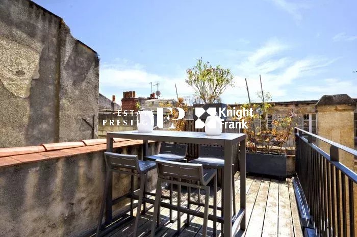 Bordeaux – Appartement avec ascenseur privé et terrasse